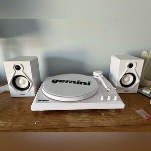 Gemini Vinyl Record Player